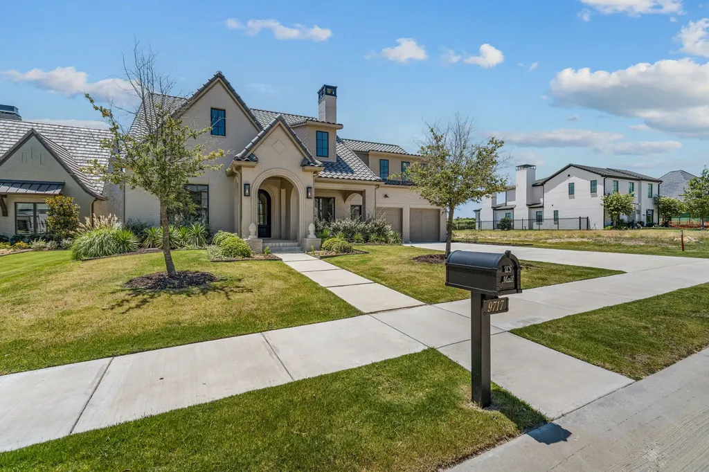 9717 Latour Court Fort Worth TX 76126