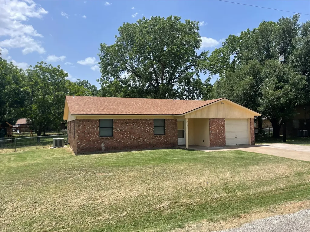 204 Cedar Lane Tolar TX 76476