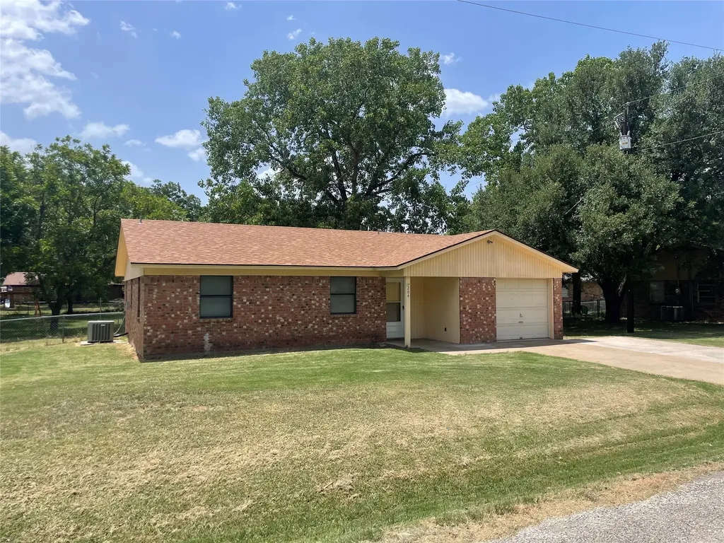 204 Cedar Lane Tolar TX 76476