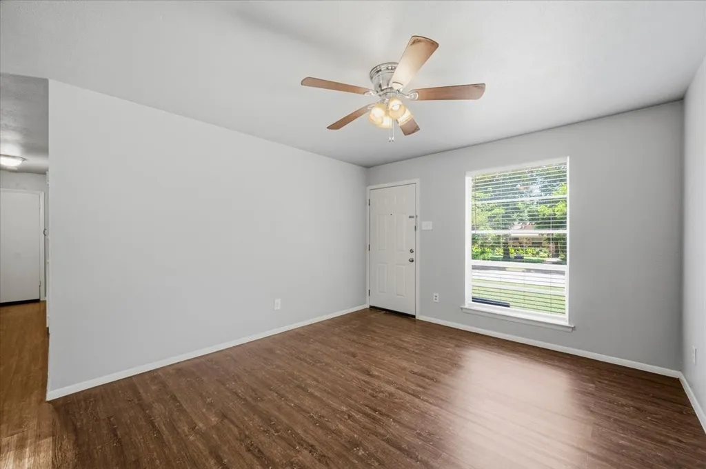 715 Thrush Avenue Duncanville TX 75116