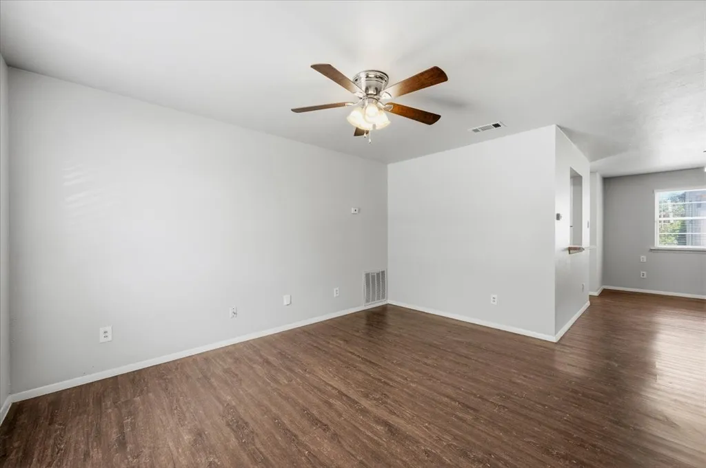 715 Thrush Avenue Duncanville TX 75116