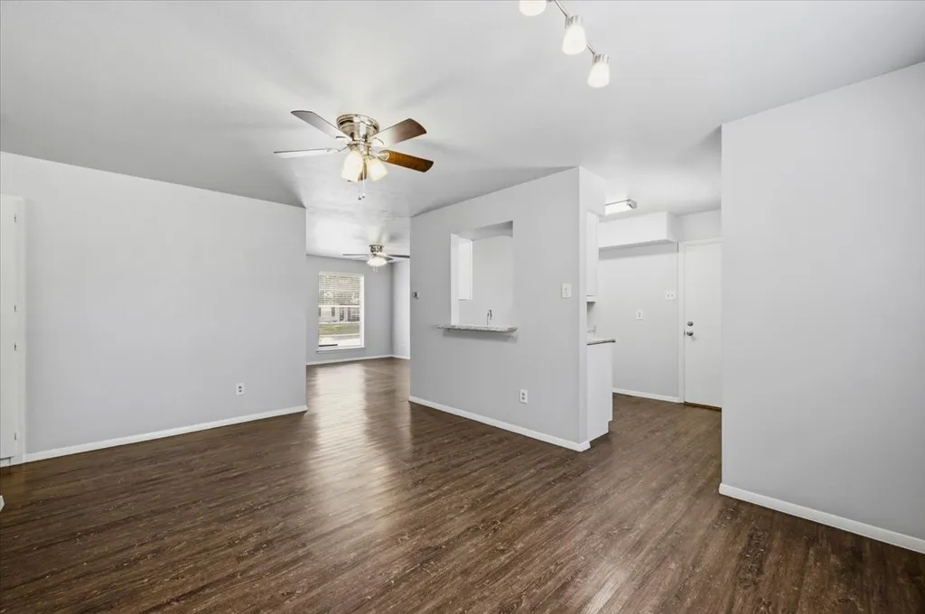 715 Thrush Avenue Duncanville TX 75116