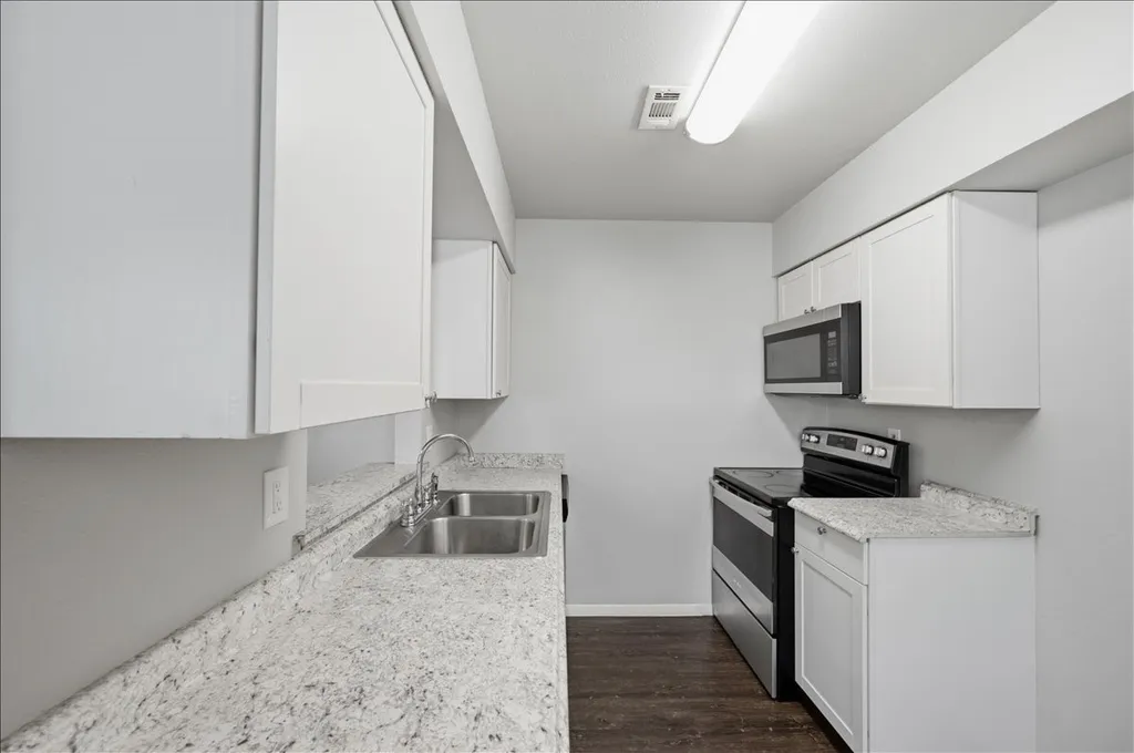 715 Thrush Avenue Duncanville TX 75116