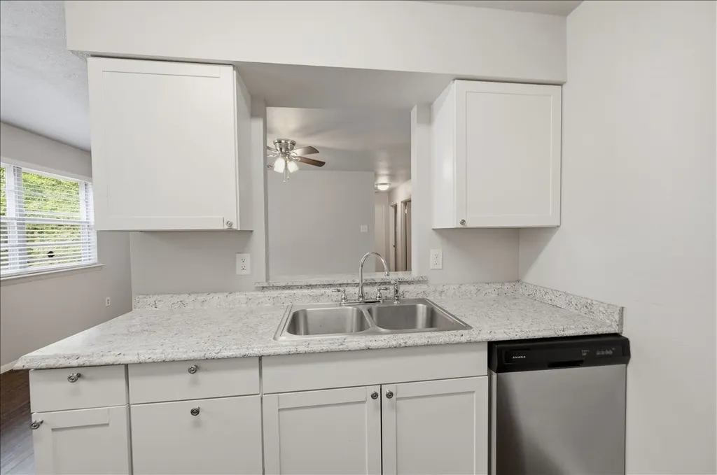715 Thrush Avenue Duncanville TX 75116