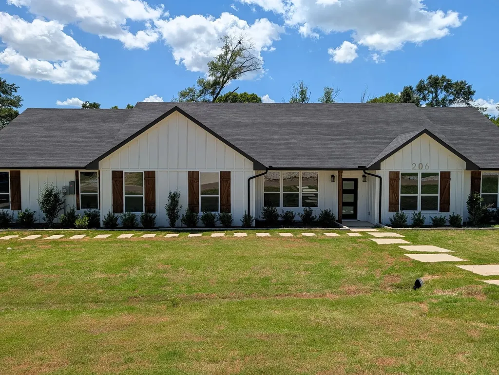 206 Splitrail Drive Mabank TX 75143