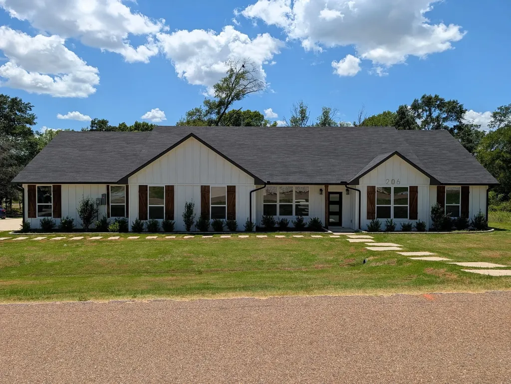 206 Splitrail Drive Mabank TX 75143