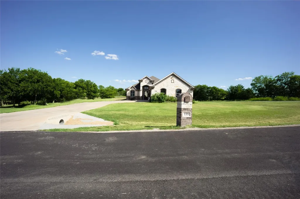 135 Turnberry Lane Corsicana TX 75110