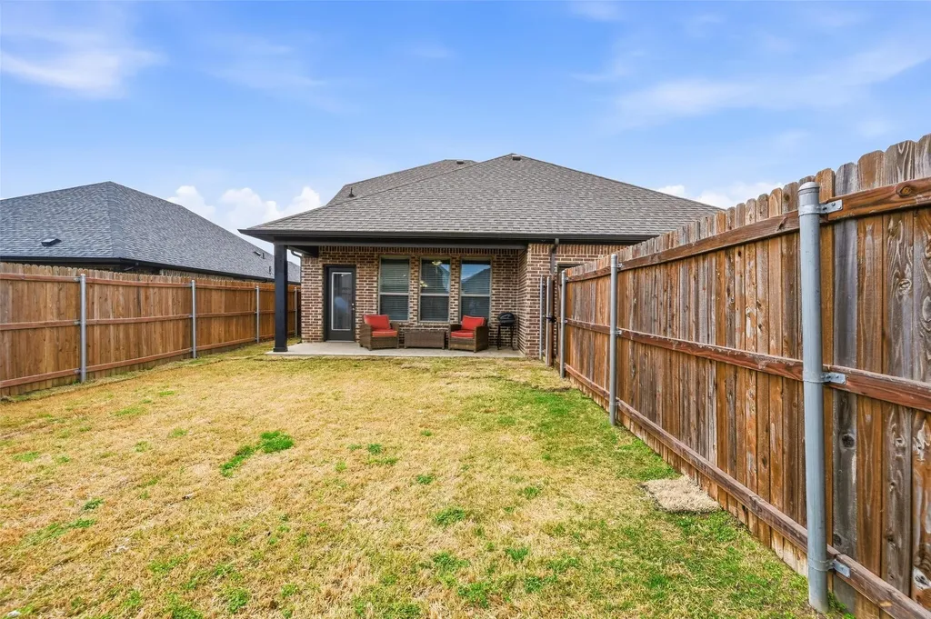 196 Lady Bird Waxahachie TX 75165
