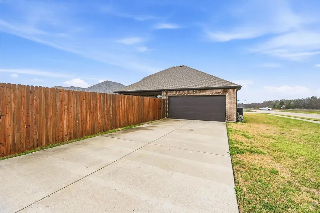 196 Lady Bird Waxahachie TX 75165