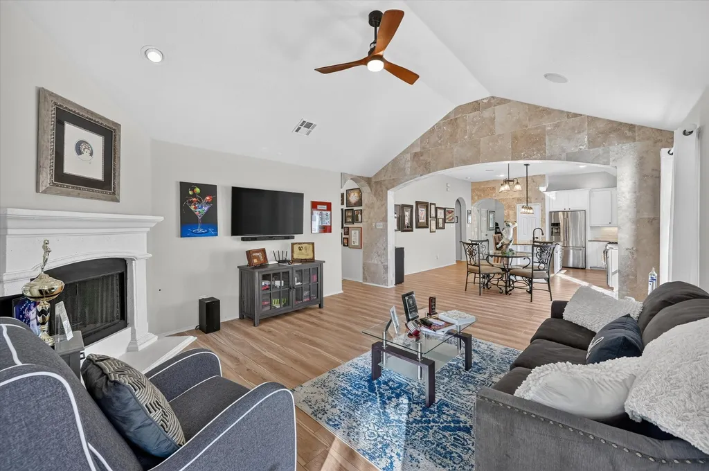 8021 Branch Hollow Trail Fort Worth TX 76123