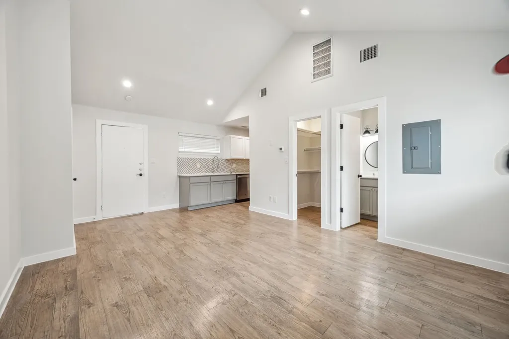 5018 San Jacinto Street Dallas TX 75206