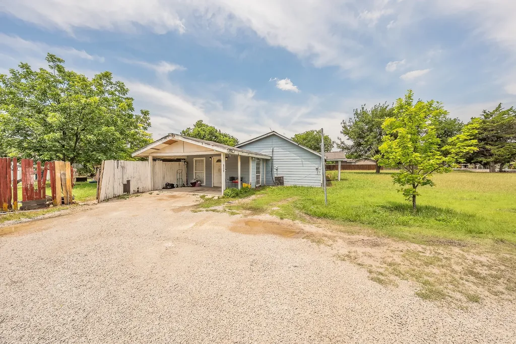 816 Balkan Drive Lancaster TX 75134