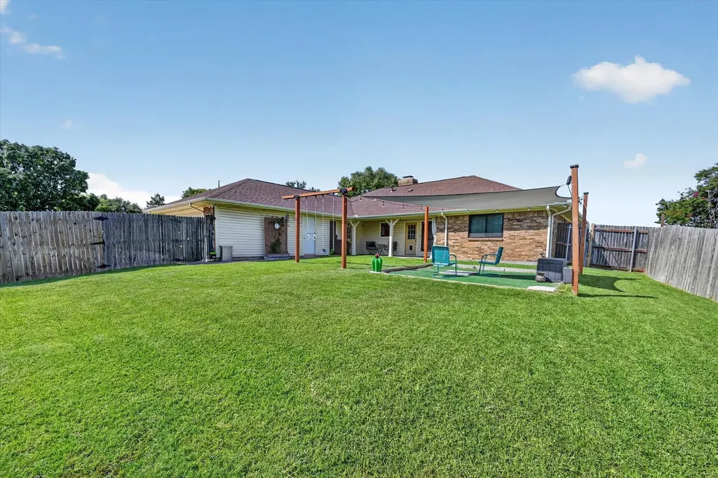 2226 Carmel Drive Carrollton TX 75006