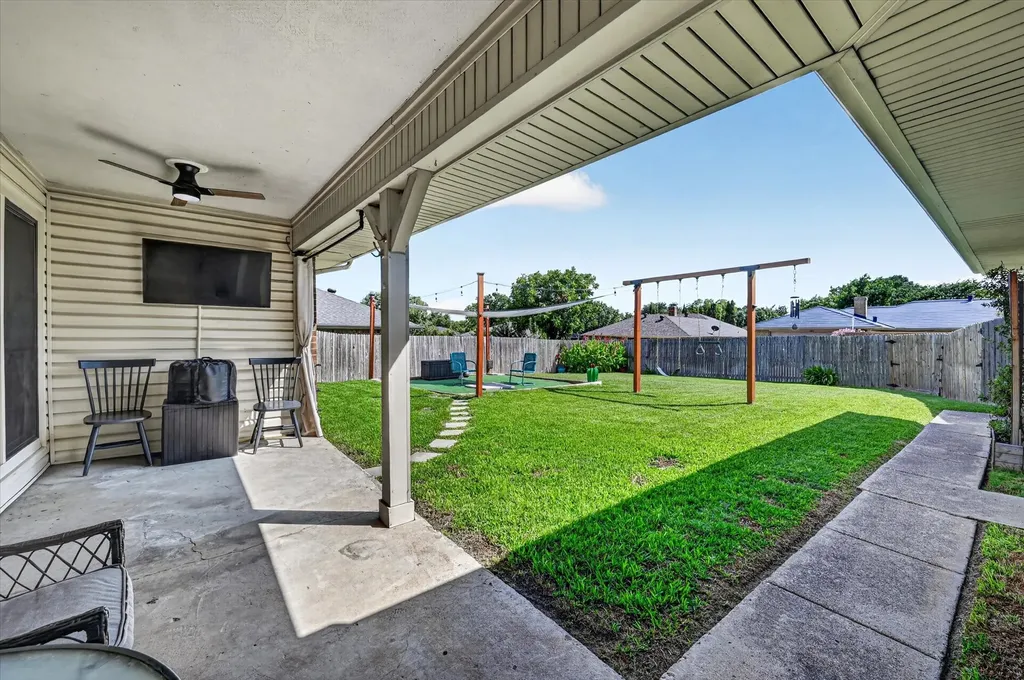 2226 Carmel Drive Carrollton TX 75006