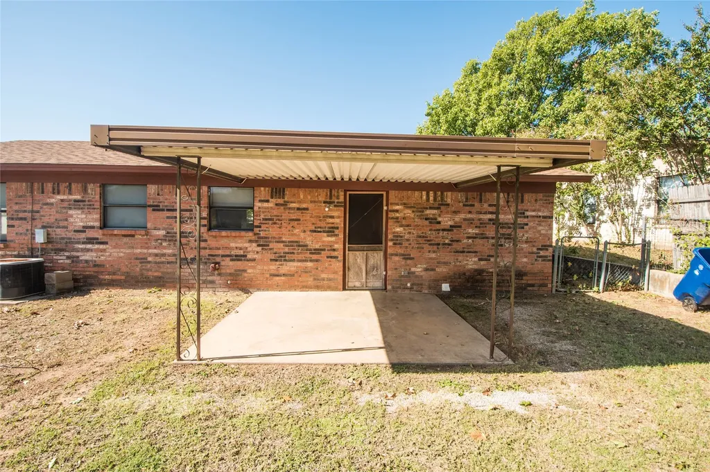 712 N Keith Street Granbury TX 76048