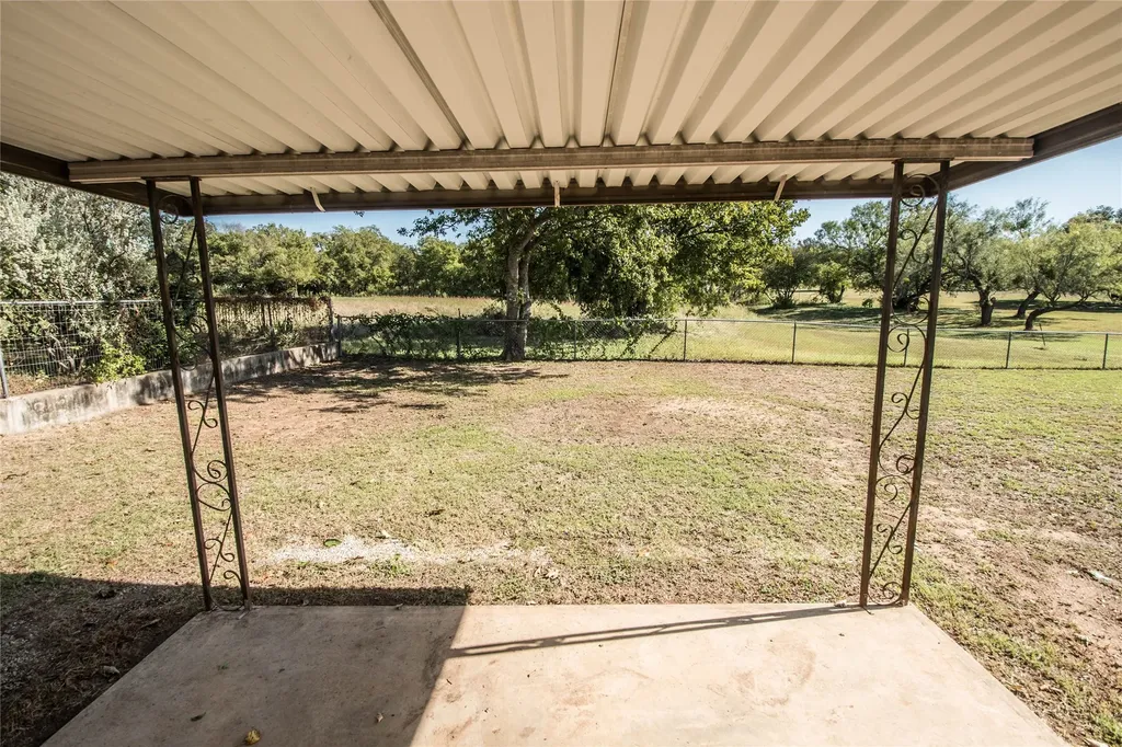 712 N Keith Street Granbury TX 76048