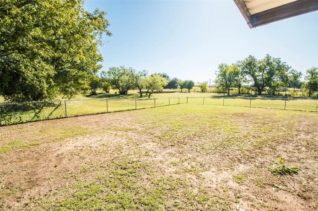 712 N Keith Street Granbury TX 76048