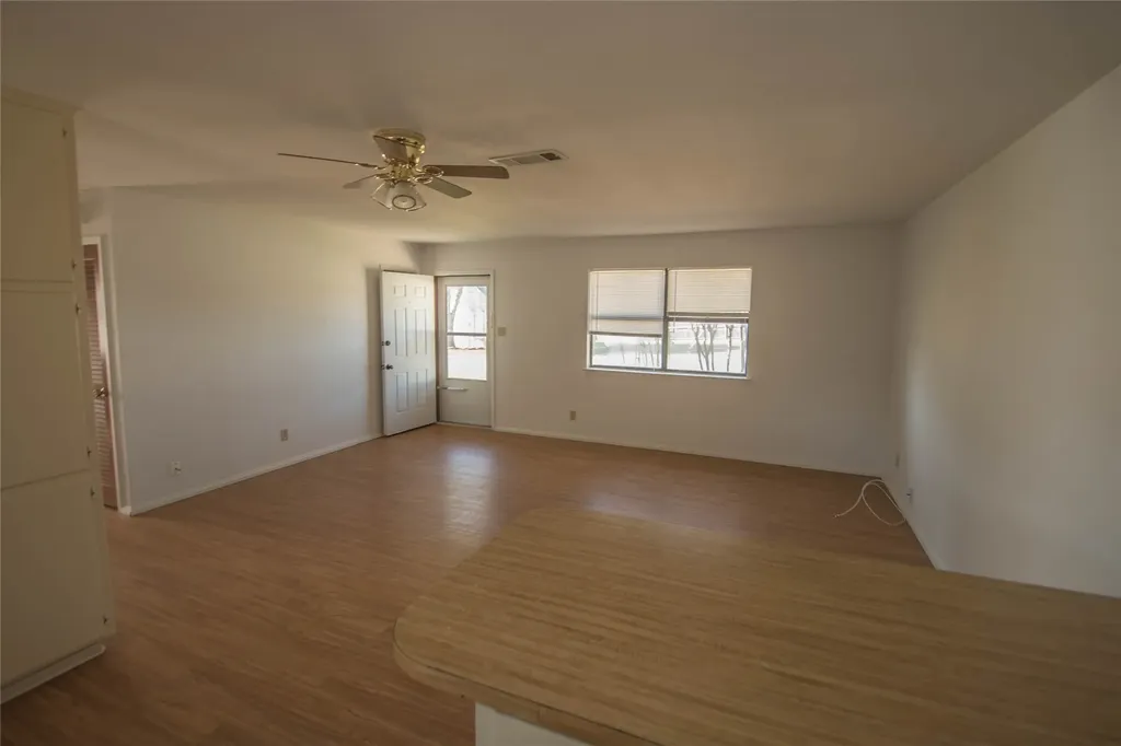 712 N Keith Street Granbury TX 76048