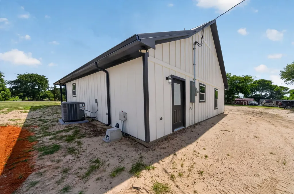 17814 County Road 285 Arp TX 75750