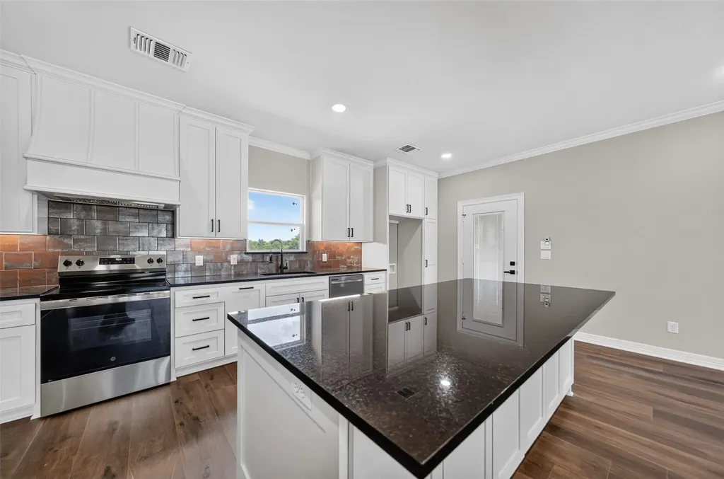 17814 County Road 285 Arp TX 75750