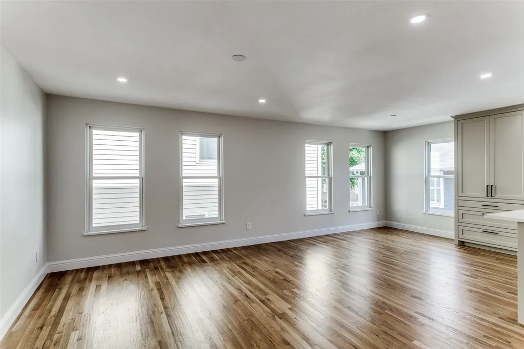 2214 Routh Street Dallas TX 75201
