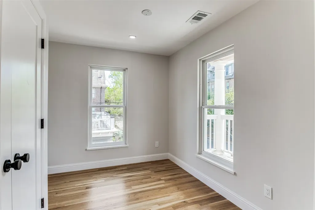 2214 Routh Street Dallas TX 75201
