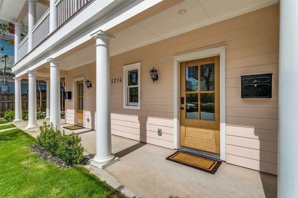 2214 Routh Street Dallas TX 75201
