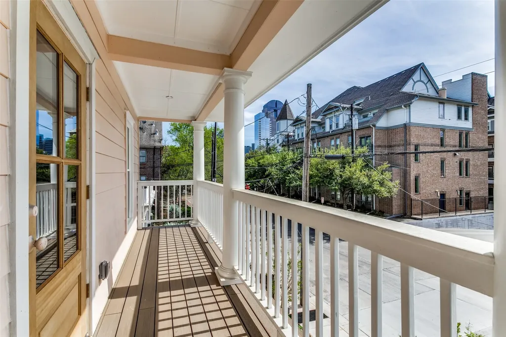 2214 Routh Street Dallas TX 75201