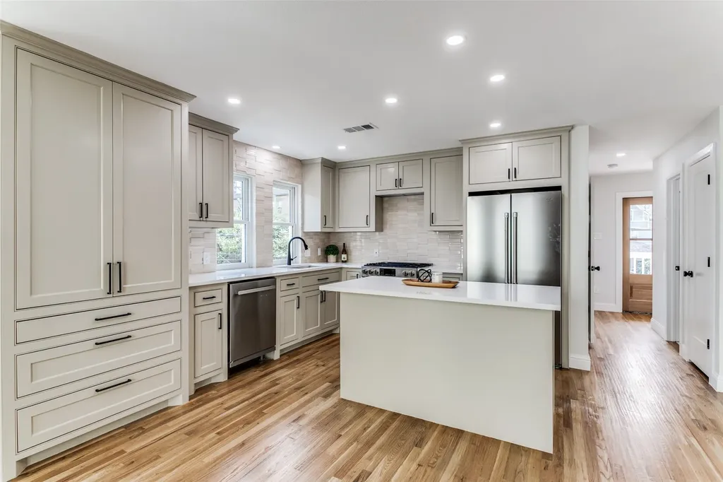2214 Routh Street Dallas TX 75201