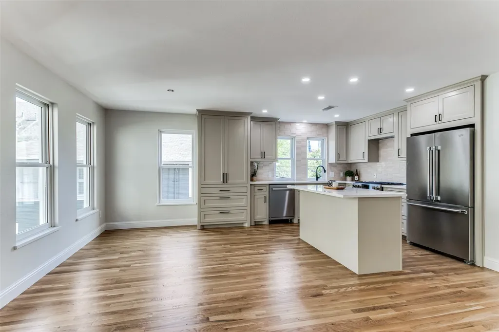 2214 Routh Street Dallas TX 75201
