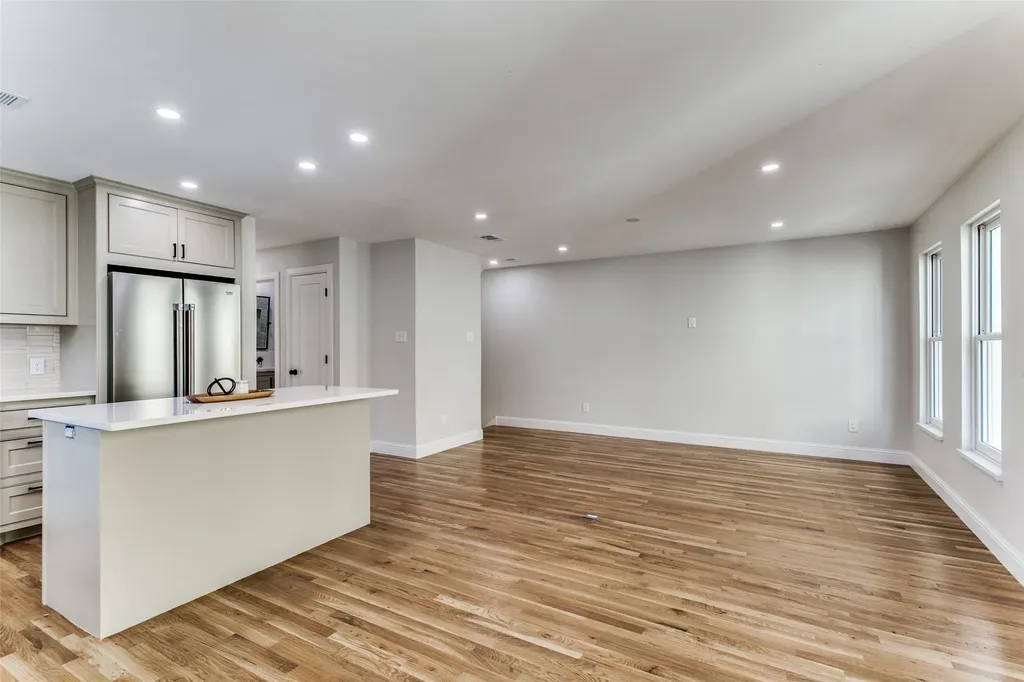 2214 Routh Street Dallas TX 75201
