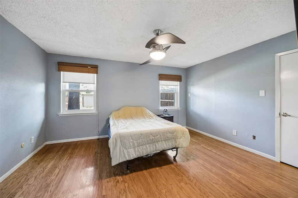 9149 Emberglow Lane Dallas TX 75243