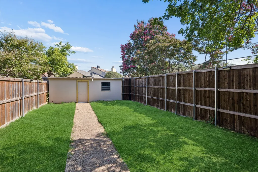 9149 Emberglow Lane Dallas TX 75243