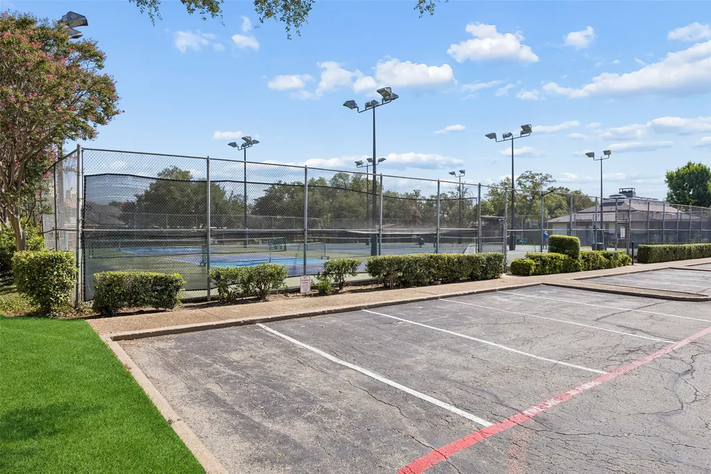 9149 Emberglow Lane Dallas TX 75243