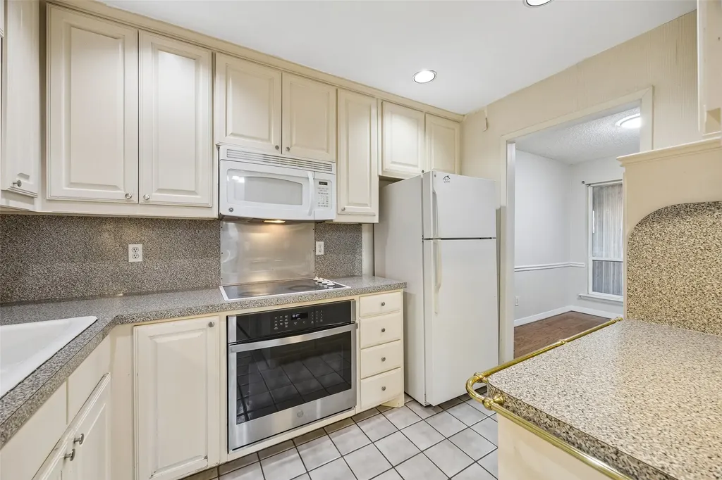 9149 Emberglow Lane Dallas TX 75243