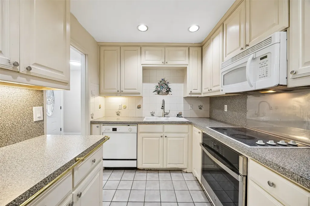 9149 Emberglow Lane Dallas TX 75243