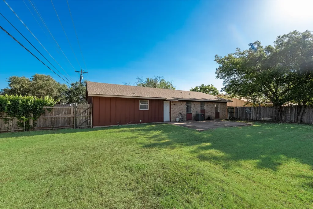 102 Silver Creek Drive Duncanville TX 75137
