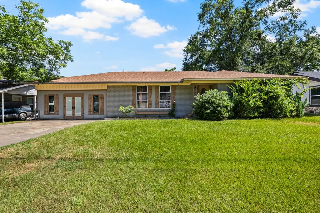 720 Buffalo Street Gilmer TX 75644