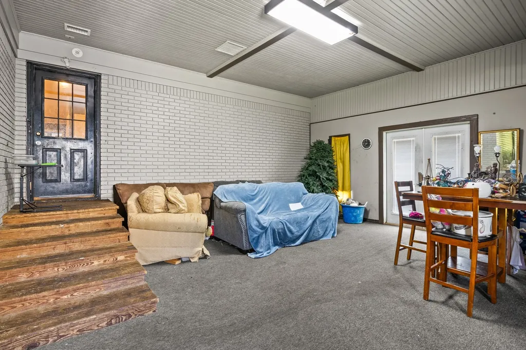 720 Buffalo Street Gilmer TX 75644