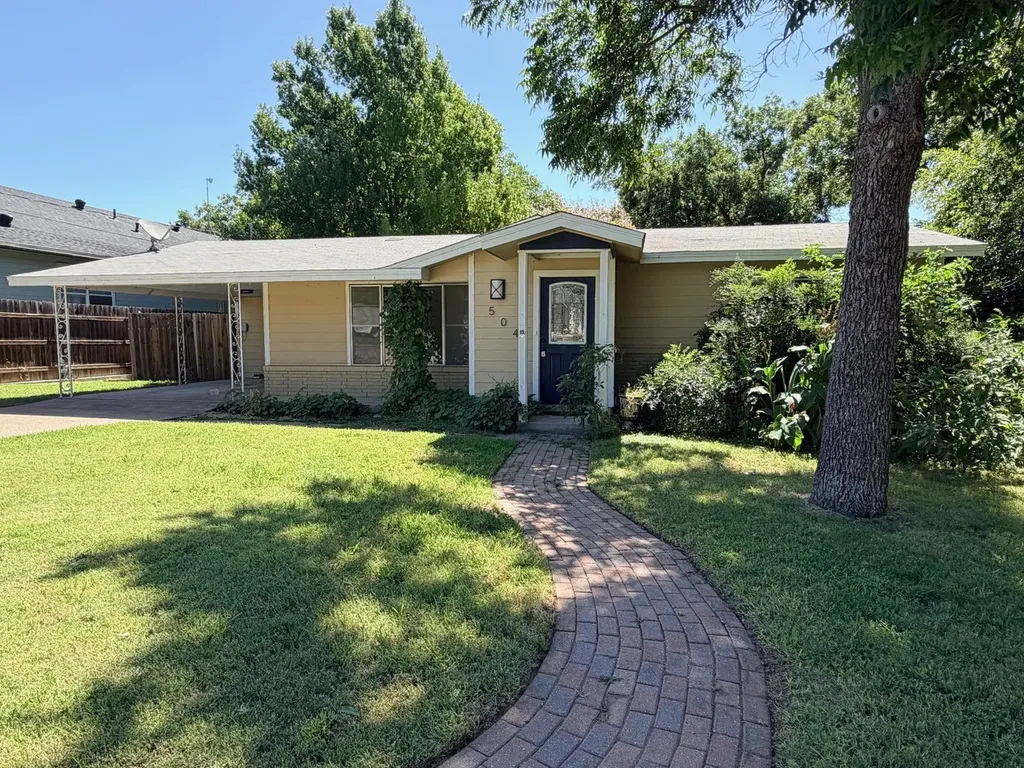 504 N Elm Street Comanche TX 76442