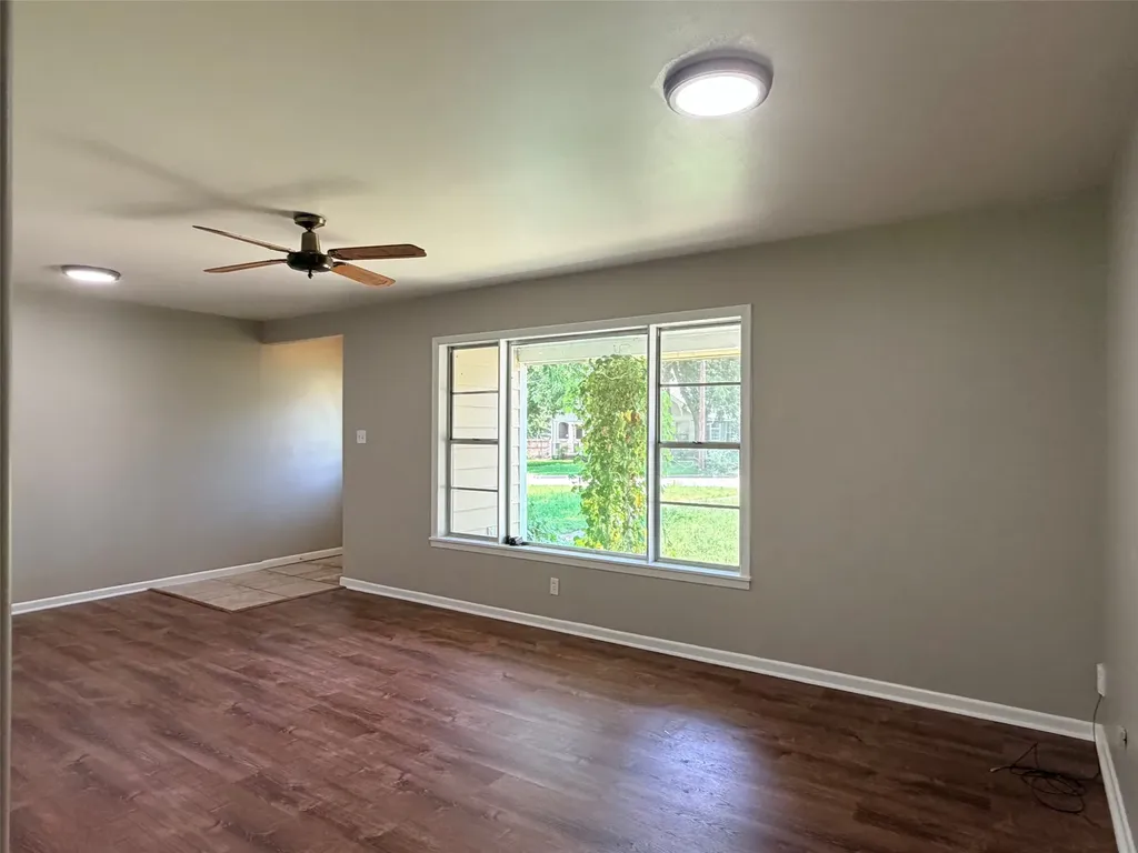 504 N Elm Street Comanche TX 76442