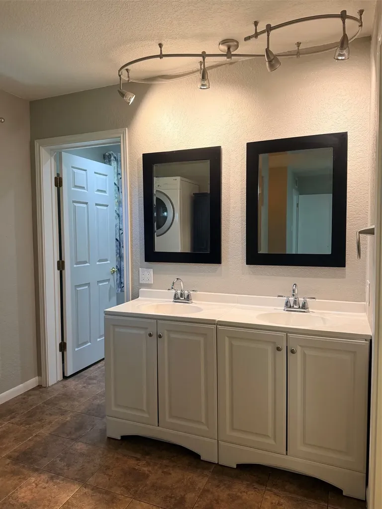 504 N Elm Street Comanche TX 76442