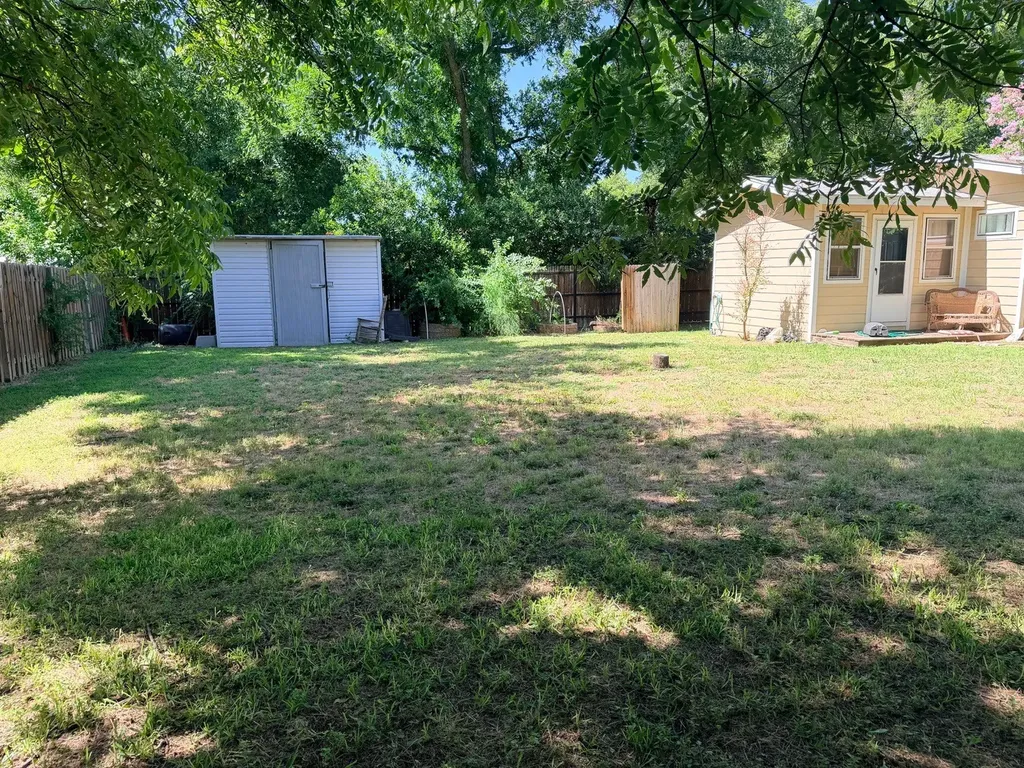 504 N Elm Street Comanche TX 76442