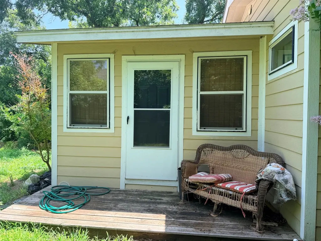 504 N Elm Street Comanche TX 76442