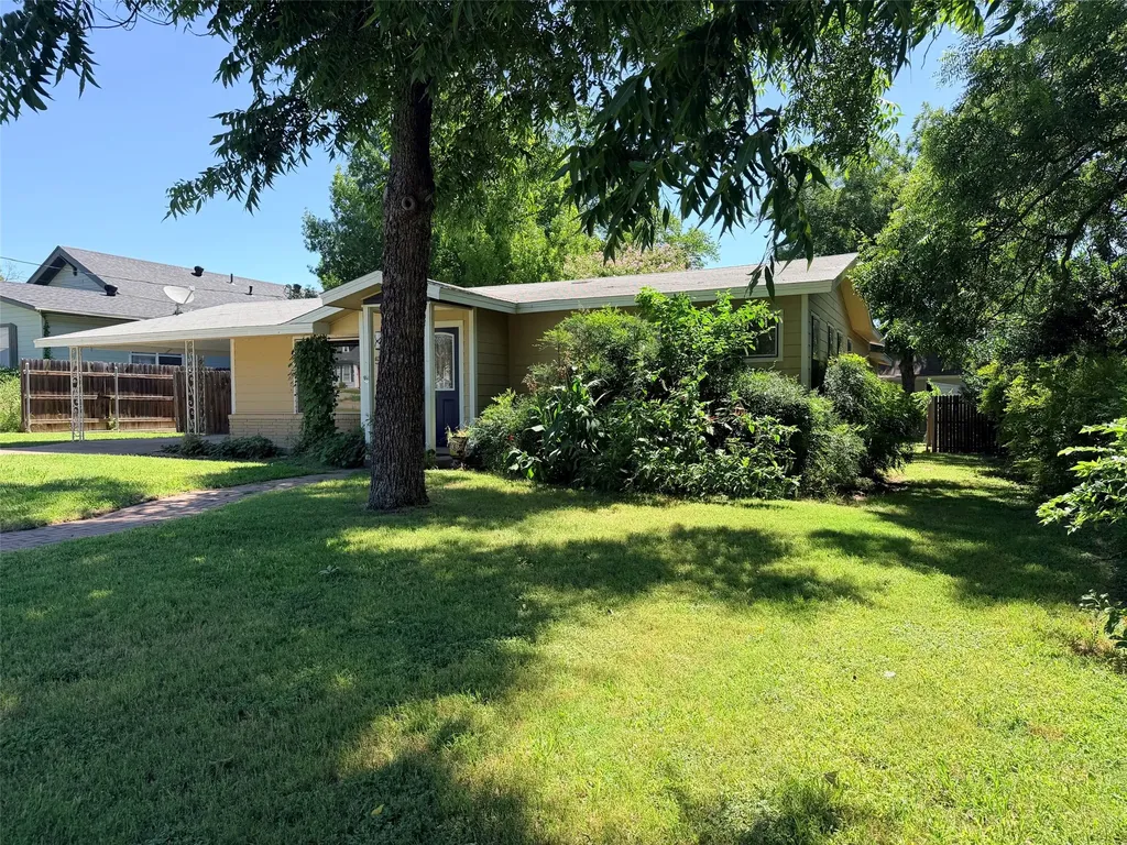 504 N Elm Street Comanche TX 76442
