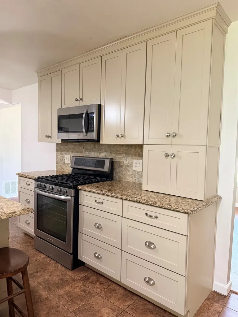 504 N Elm Street Comanche TX 76442