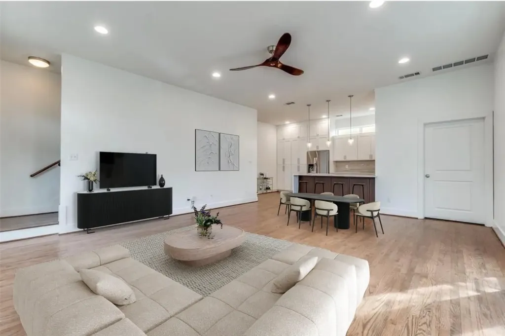 5711 Ross Avenue Dallas TX 75206