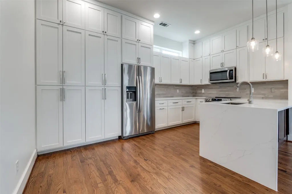 5711 Ross Avenue Dallas TX 75206