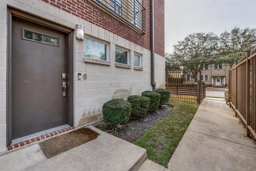 5711 Ross Avenue Dallas TX 75206