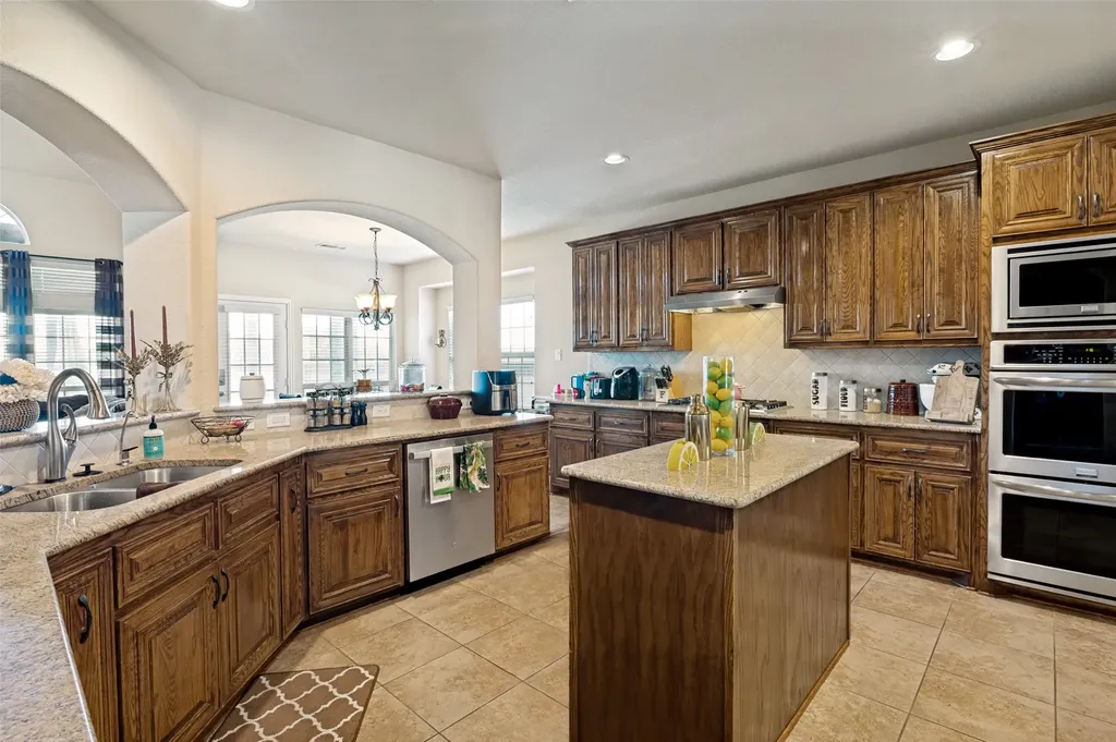 3022 Le Manns Street Midlothian TX 76065